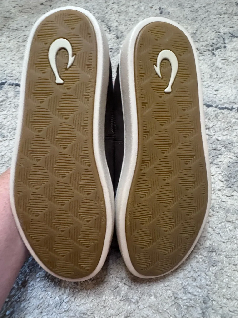 Women's Olukai Pehuea mid leather upper rubber bottom sz 8 NWOT